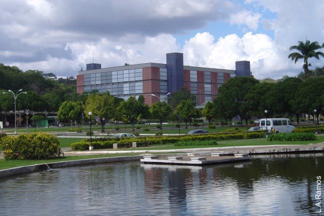 Biblioteca Central - UFV by LARamos