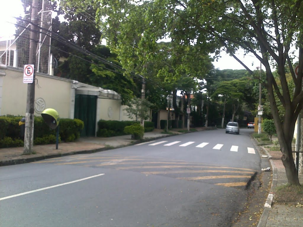 Rua Austria, Jd. América, São Paulo, SP by André Moises