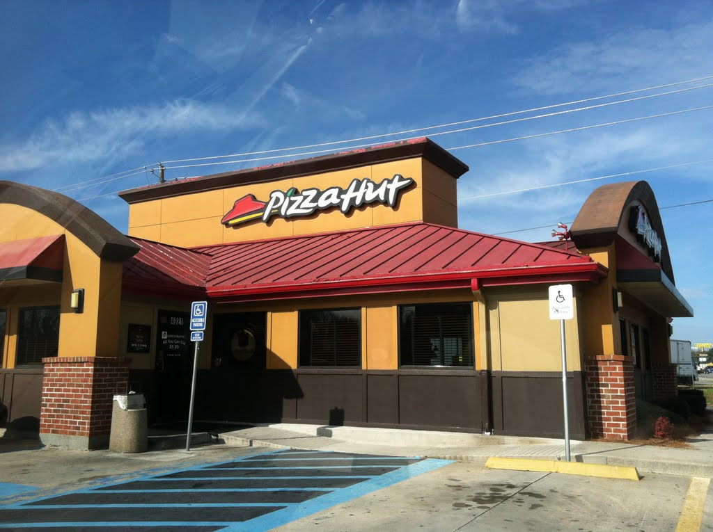 Pizza Hut, Garden City, United States by davegis@gmail.com