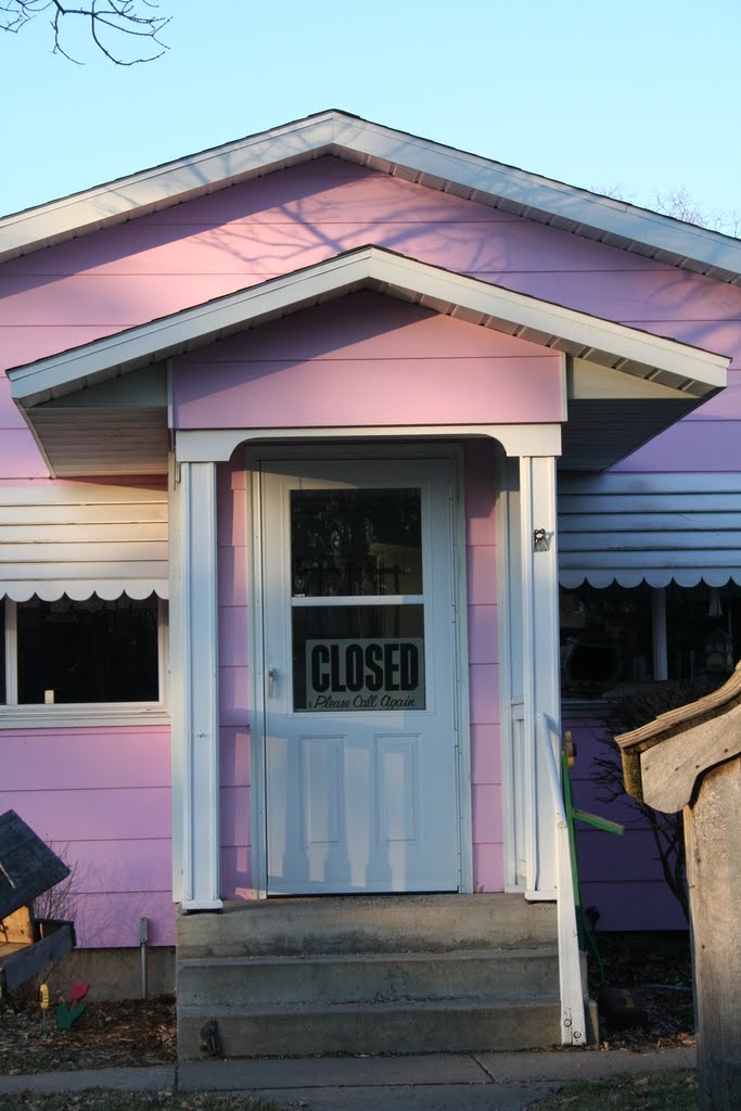 Entrance, Little Pink Restaurant by farmbrough