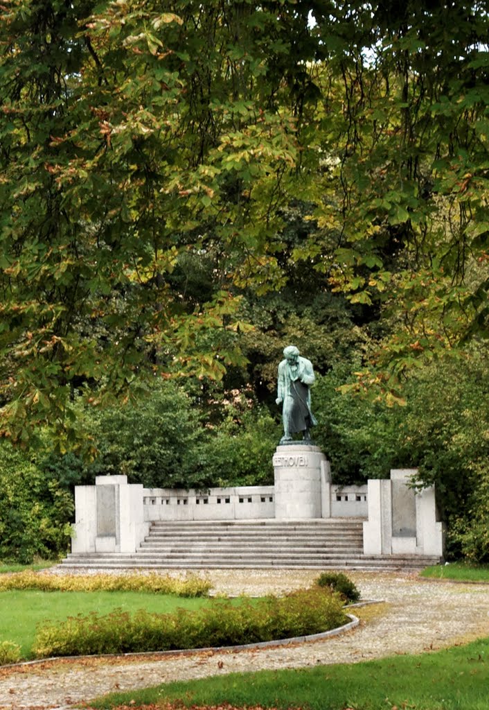 Karlovy Vary / Karlsbad - Slovenská - View NE towards Ludwig van Beethoven Memorial 1929 by Hugo Uher by txllxt