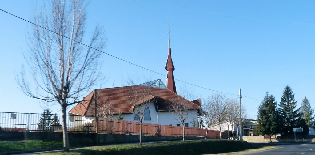 Duanújváros - baptista egyházközösség temploma by Dr. Pinczés Sándor