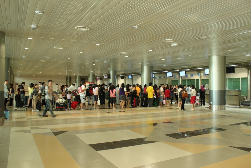 Sibu airport new terminal 2012 by ericluk