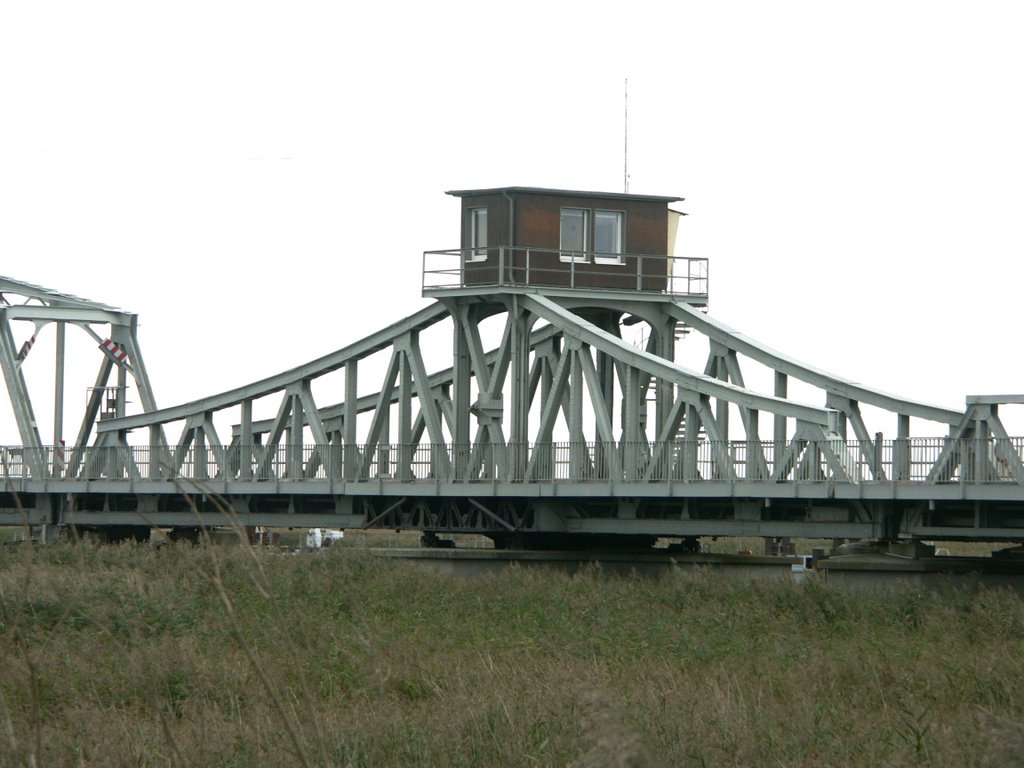 Drehbrücke Meiningenbrücke 2 by Bernd Lath Berlin