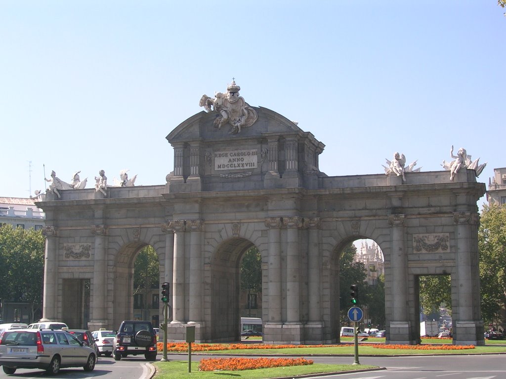 Puerta de Alcalá by PGS