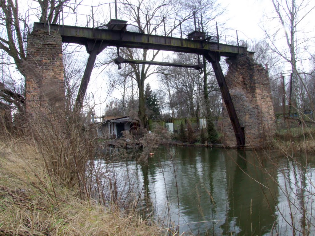 Pre-war port infrastructure - Parnica Canal by Krzysio Milewicz