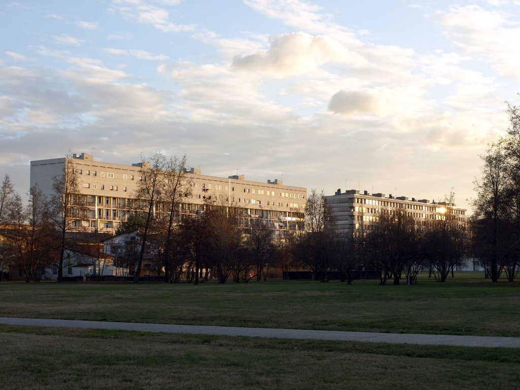 Casermoni vista parco by Giulio Vazzoler