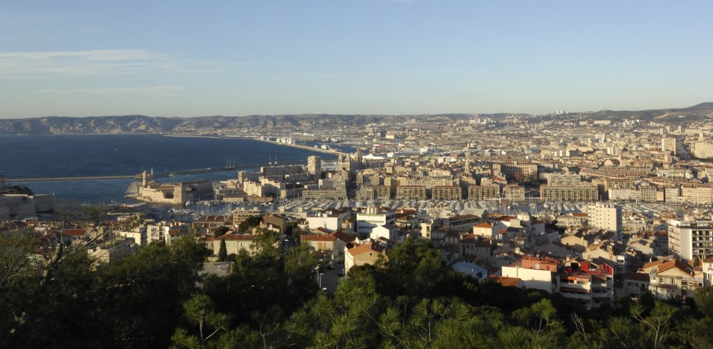 MARSEILLE: RADE NORD ET ENTRÉE DU PORT by Henri ESCOJIDO