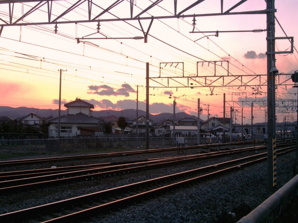 Railways at Nightfall 夕暮れの線路（JR西日本網干総合車両所） by match345