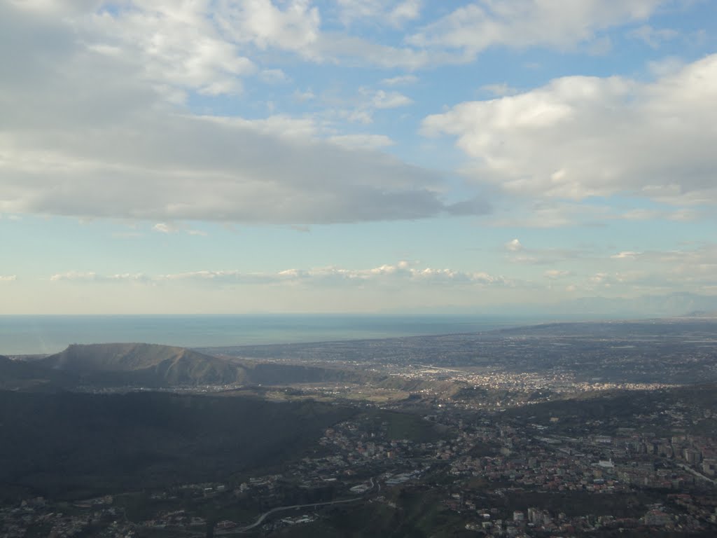 Foto aerea dei Campi Flegrei e della Piana Campana by Geosergio