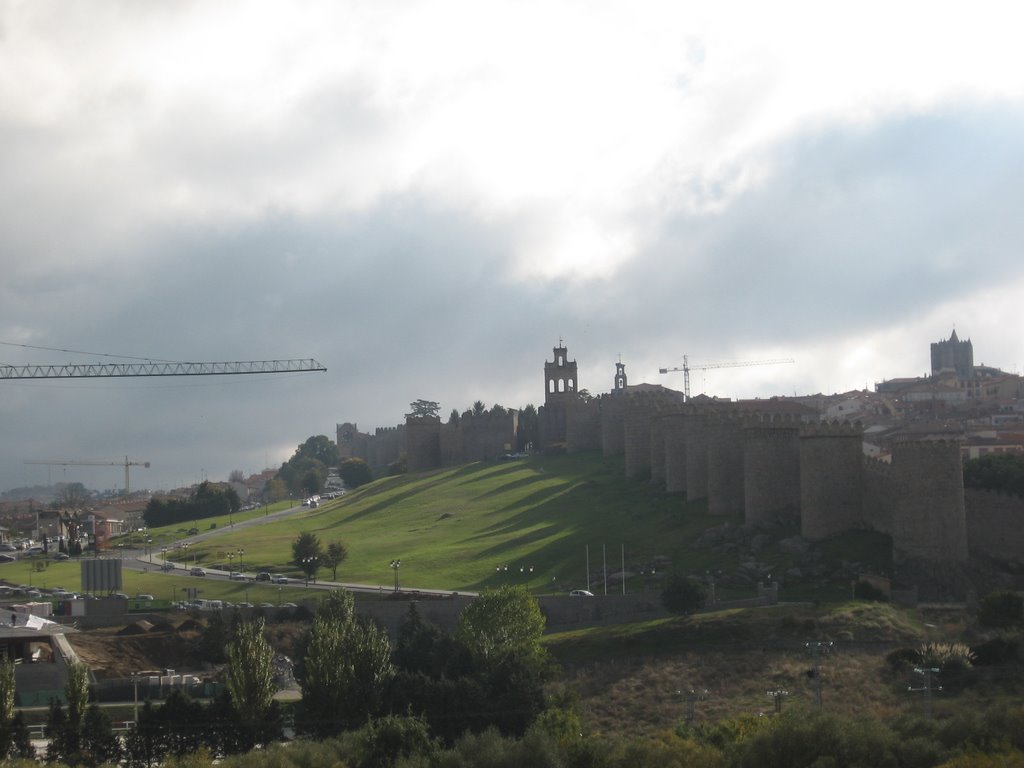 murallas de  ( avila ) españa by Julian romero bueno