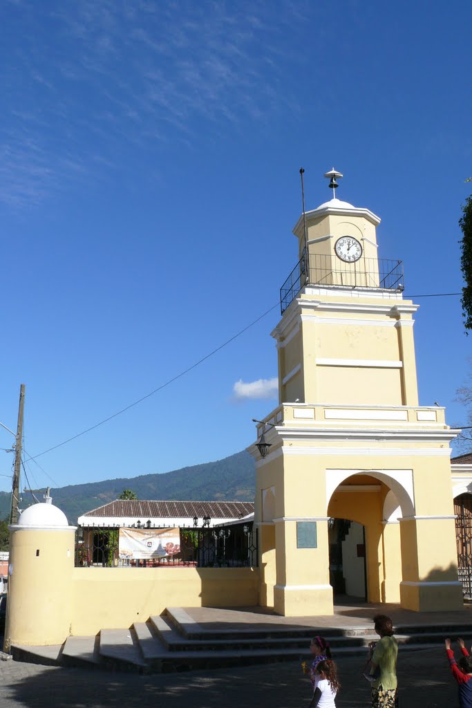 La Torre de la Muni by Edinilson De Leòn