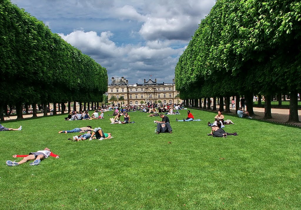 Luxembourg Park 盧森堡公園 by deekew