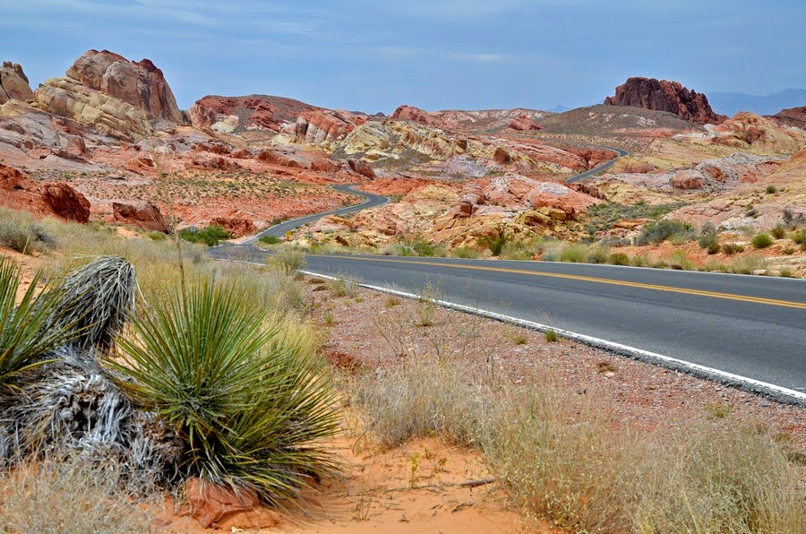 Winding Valley Road 06-'11 by marcelgeert