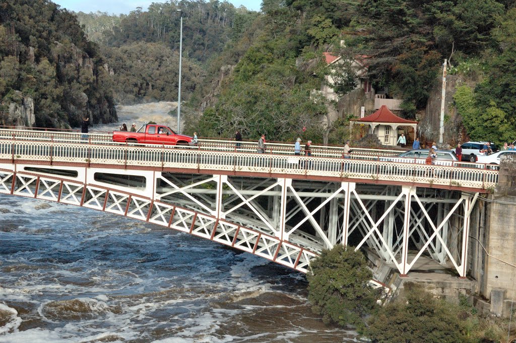 Trevallyn end of Kings Bridge, Gorge flood, March 2011 by dirkus49