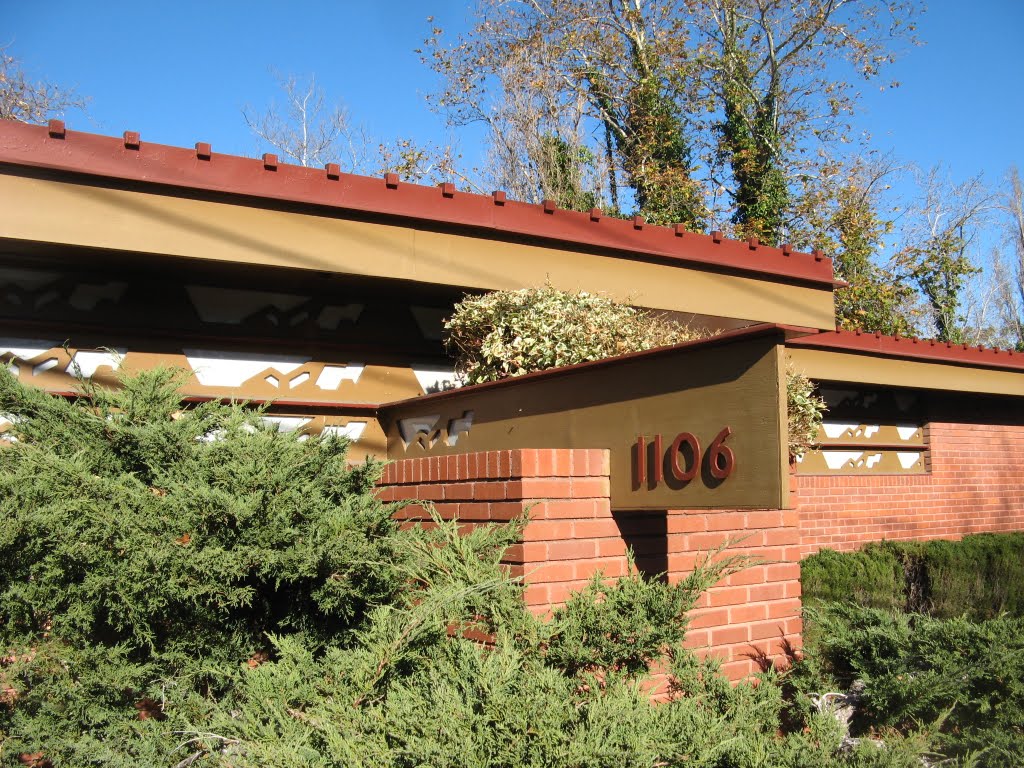 Frank Lloyd Wright Building - SLO by hakkun