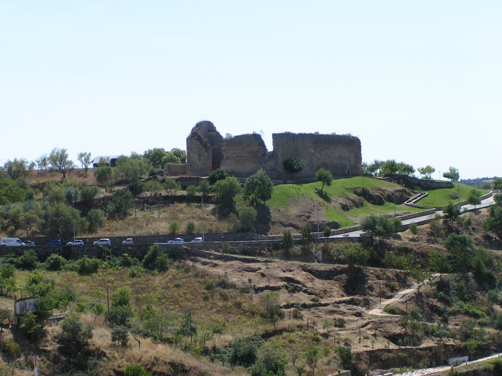 Castelo de Miranda do Douro by Abel M. Queirós