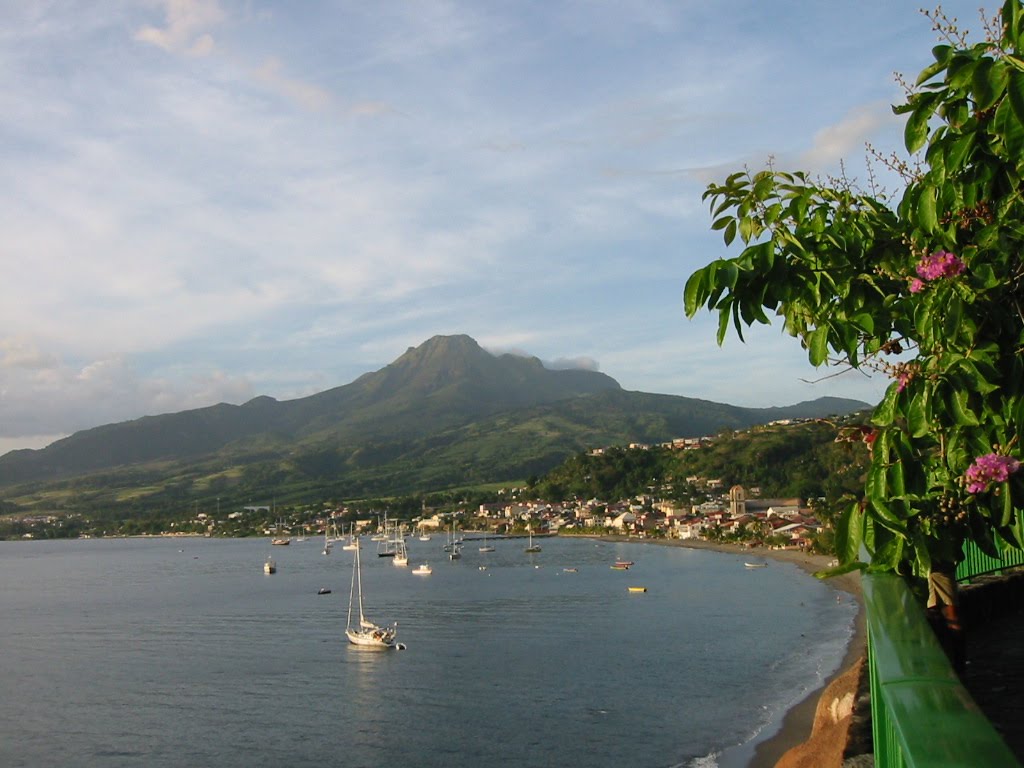 Baie de Saint Pierre au fond la montagne Pelée by THéVENAZ Claude