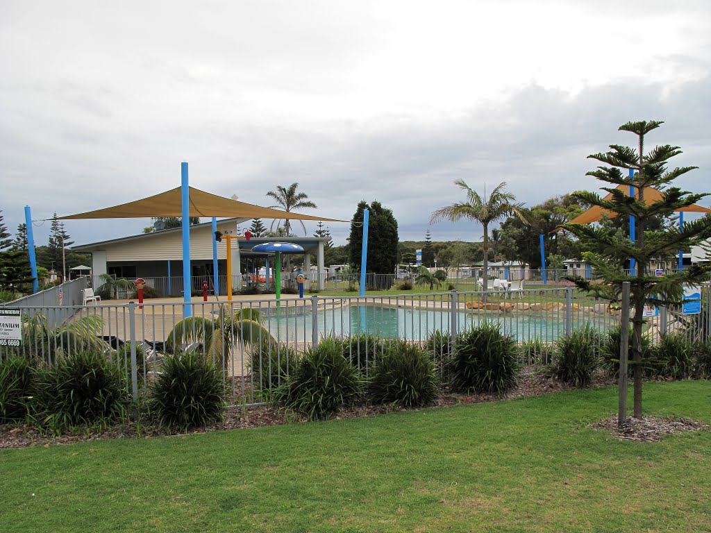 Australia. Norah Head. Swimming pool (2011). by oh5xb