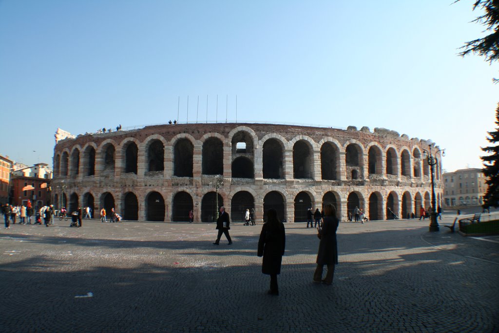 Verona: Arena by Ilker Mangaltepe