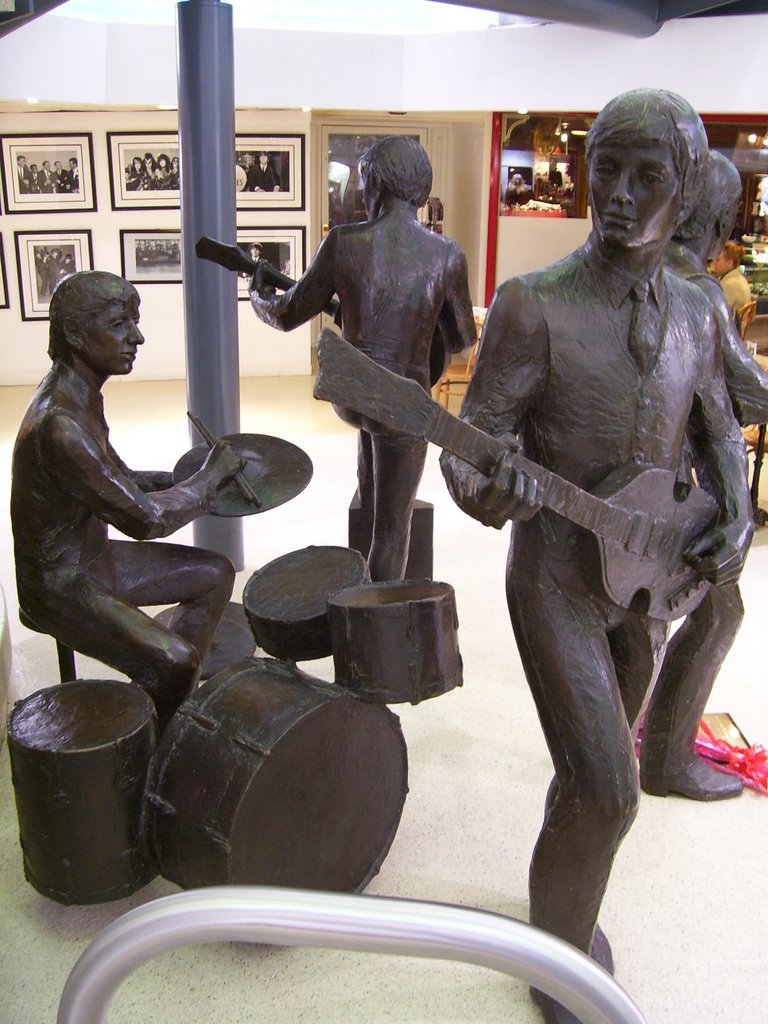 Cavern walks shopping centre, liverpool by alberto freeman