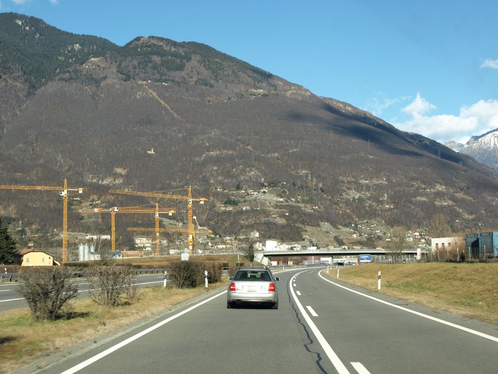 Highway Bellinzona (11th December 2007) by NilsW