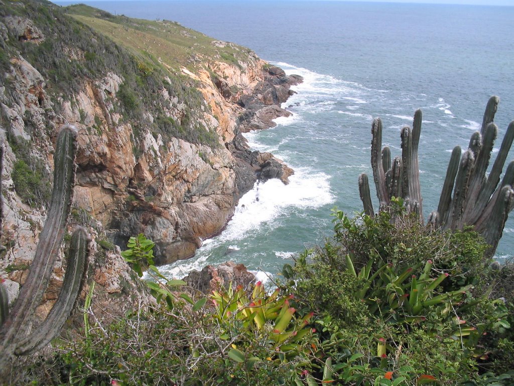 falésia arraial do cabo by Rodrigo Gusman