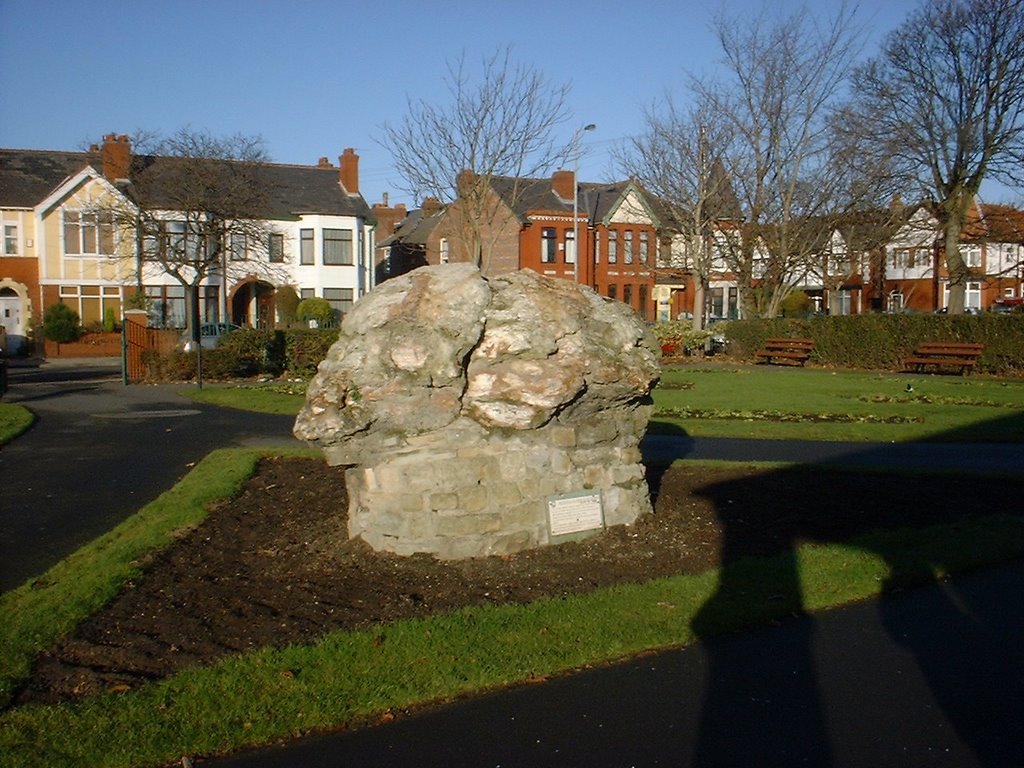 Boulder Stone (glacial erratic boulder) Bowling Green, Crosby, Liverpool (12-2005) by olivella ferret