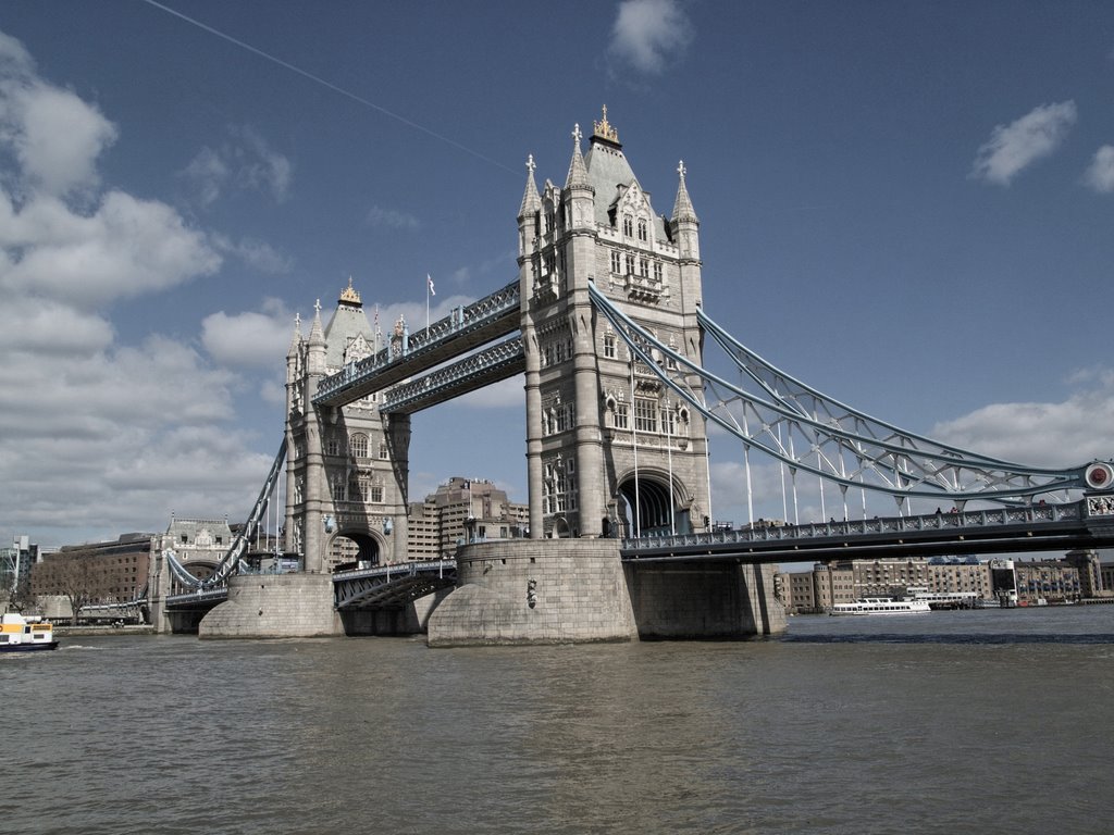 Tower bridge by Niels Mork