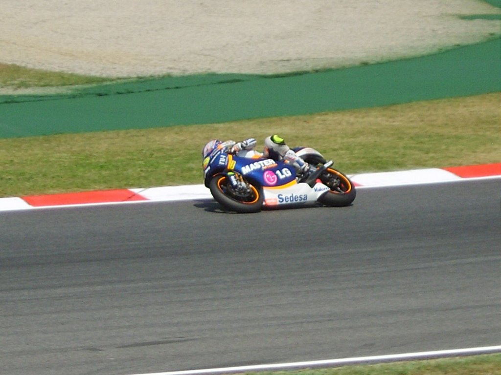 Alvaro Bautista - 250cc Moto GP of Catalunya 2007 by philbertfox