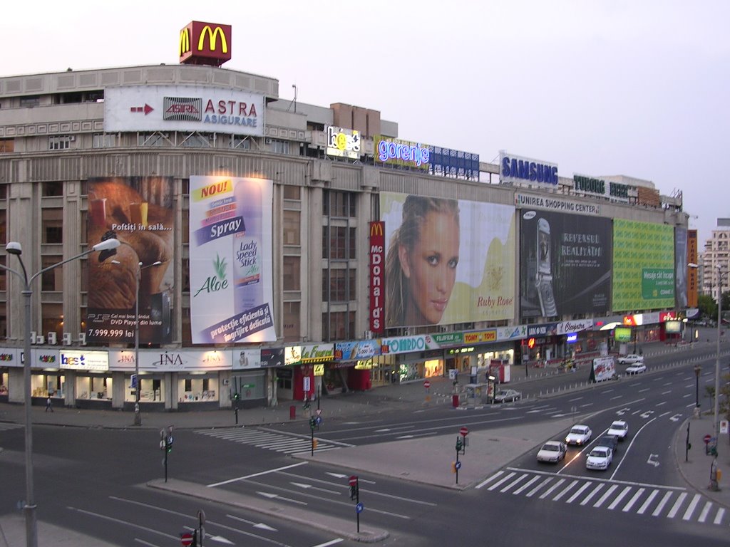 Unirii Shopping Center by steamwalker