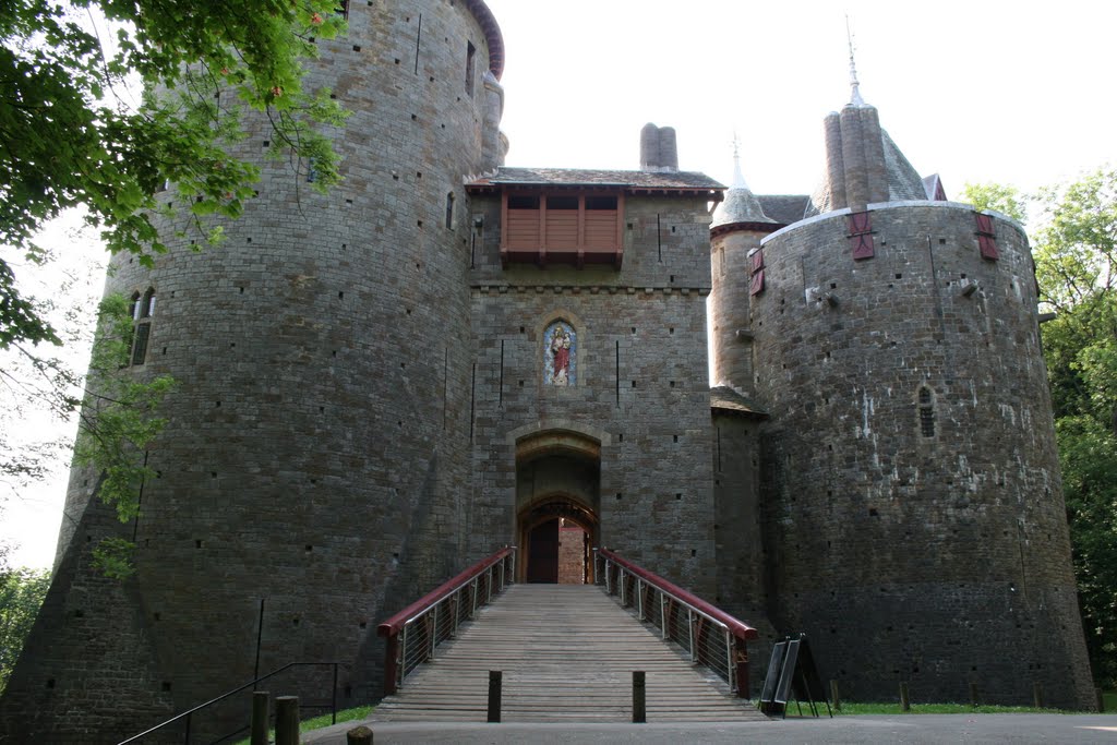 Castle coch from drawbridge by clivelove