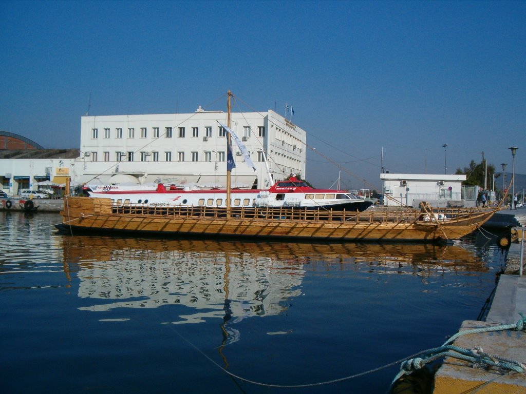 ARGO IN VOLOS PORT by meraklis