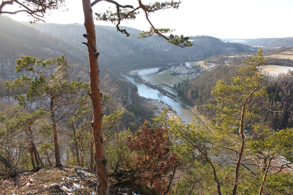 Towards Roztoky u Krivoklatu by AlesScifilm