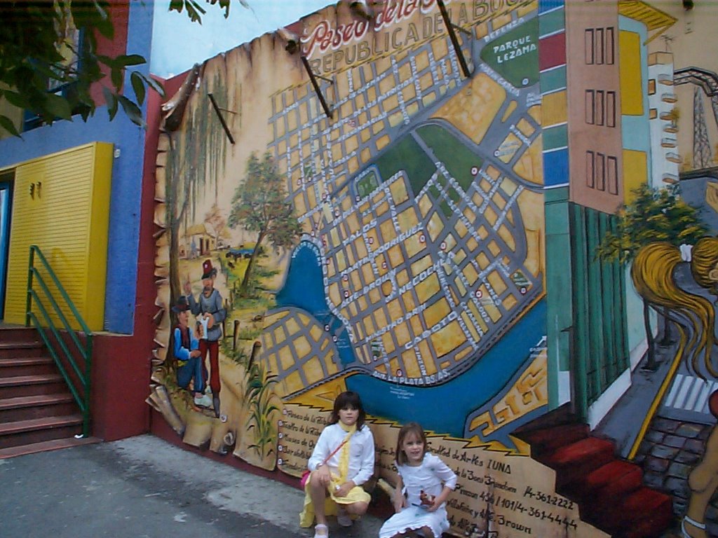 Mural junto Museo Quinquela Martin by Horacio Arevalo