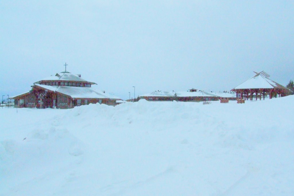 Église du village Cri d'Ouje-Bougoumou, Nord-du-Québec, Québec, Novembre 2007 by Christian Claveau