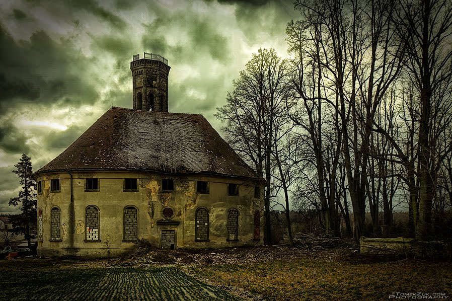 Church in Zeliszow by Tomek Żuk