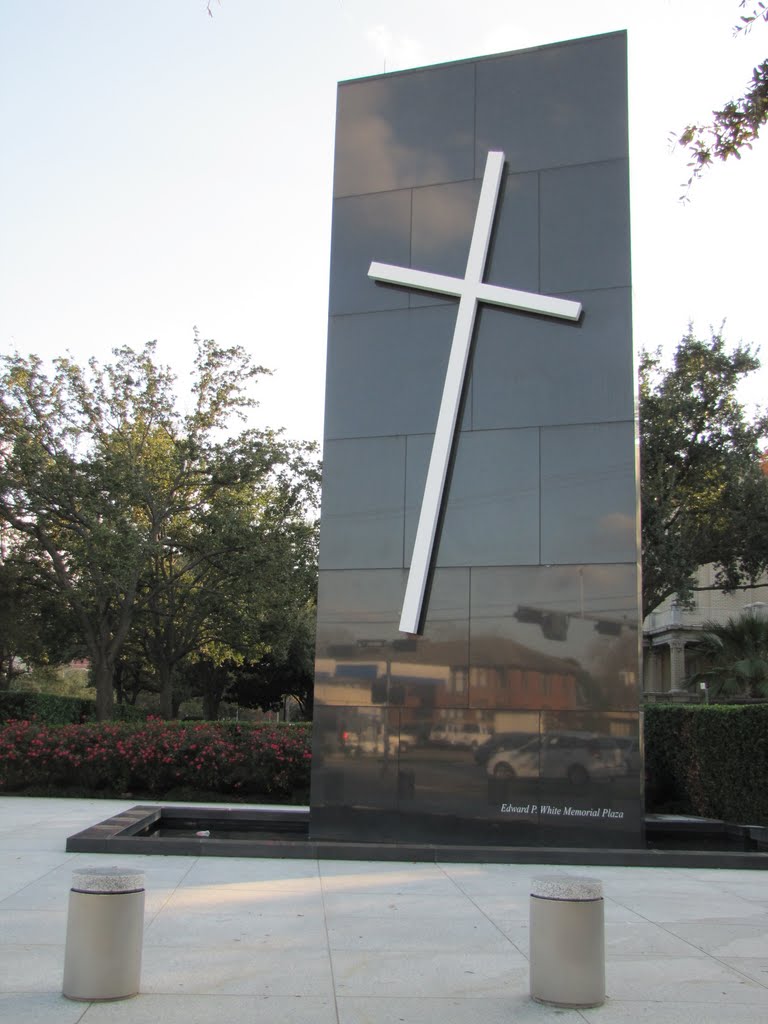 St. Thomas Cross Monument at corner of Montrose and West Alabama by Wolfgang Houston