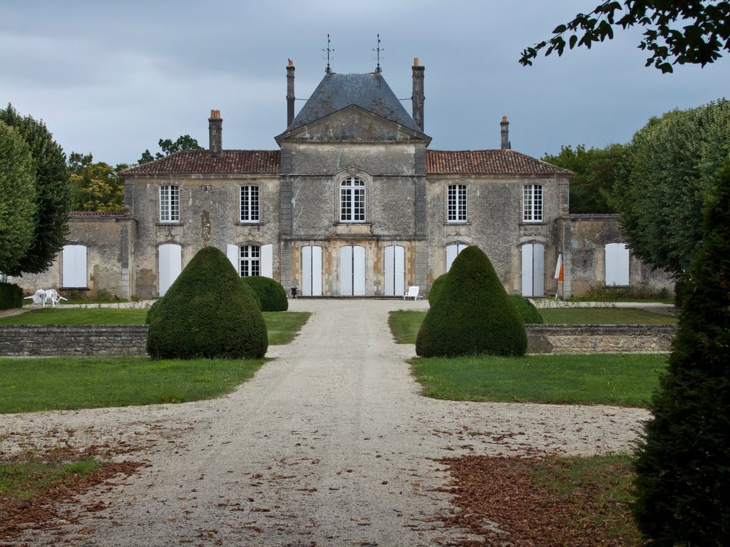 Château de Beaufief by Daniel Pelletier