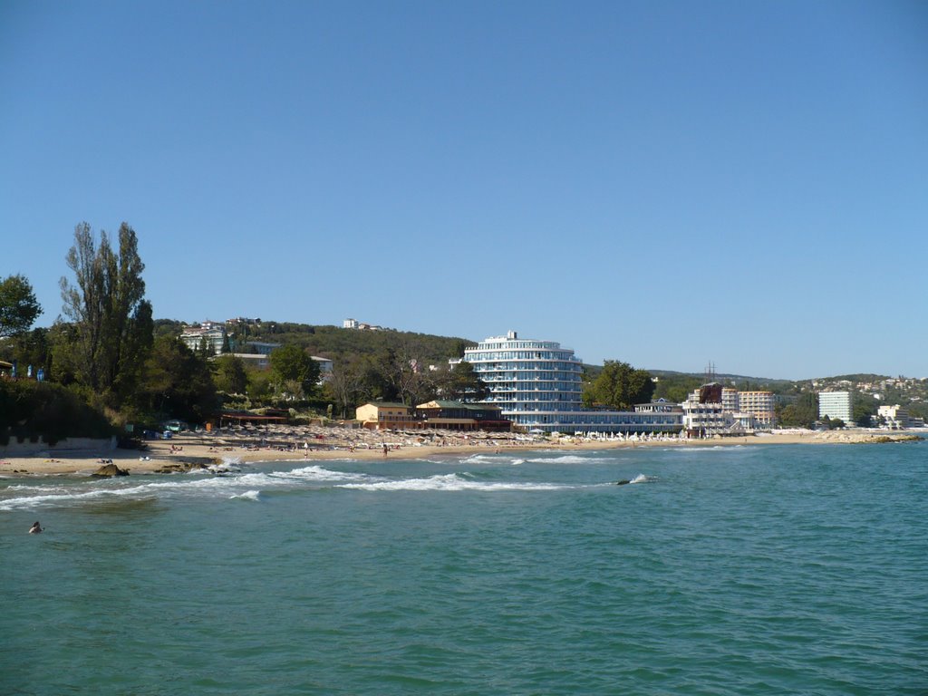 View on the hotel Sirius Beach **** from sea - 2007 by Jiří Kligar