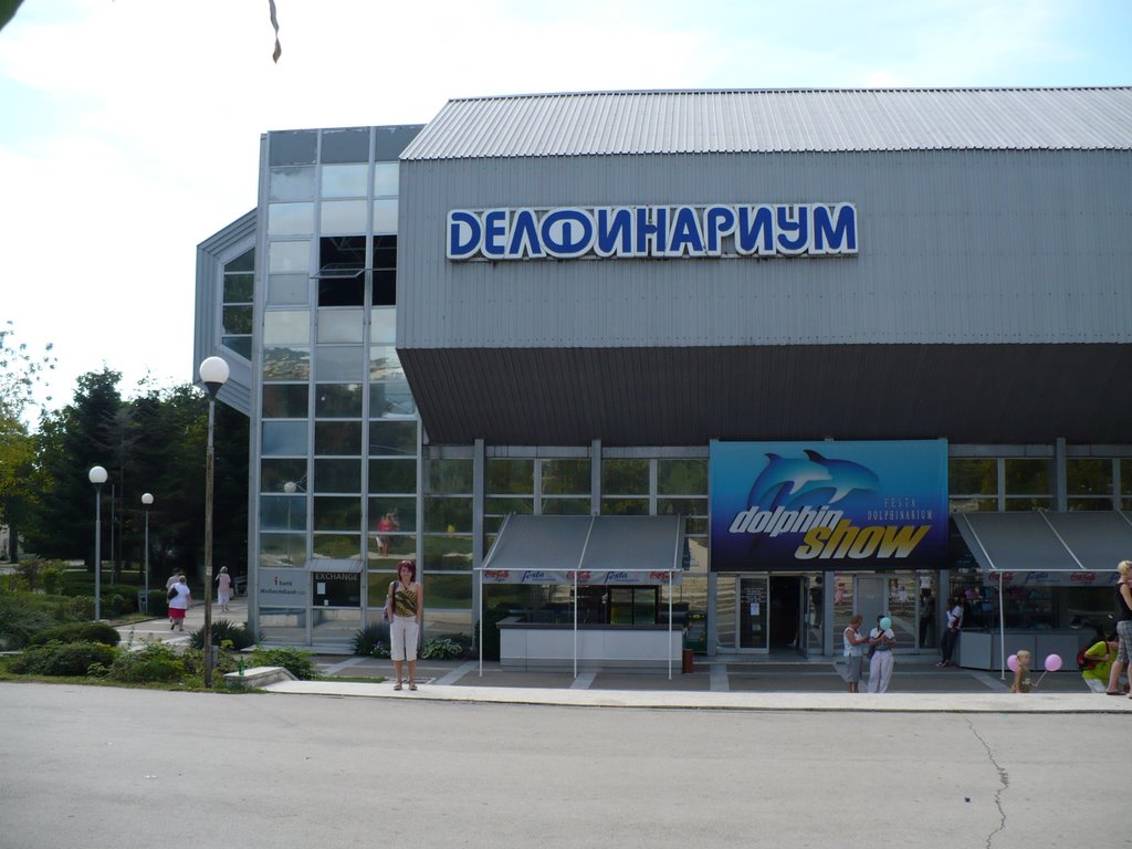 Varna, Dolphinarium - Delfinárium by Jiří Kligar