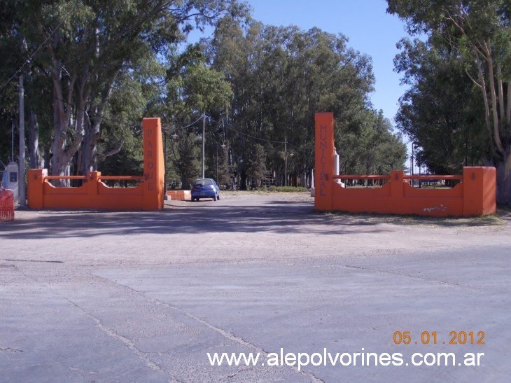 Carlos Tejedor - Parque Municipal (www.alepolvorines.com.ar) by alepolvorines