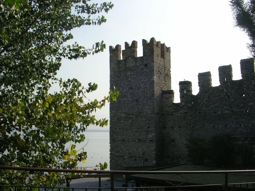 Sirmione, Rocca Scaligera by Aldo Ferretto