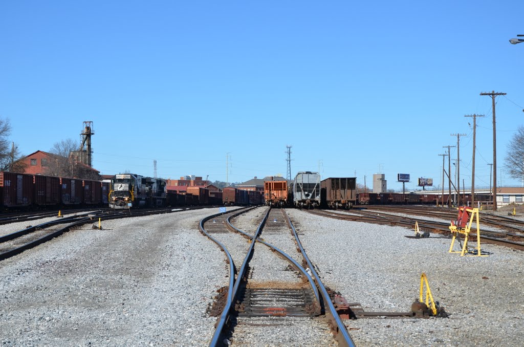 NS Yard Lead by wmr36104