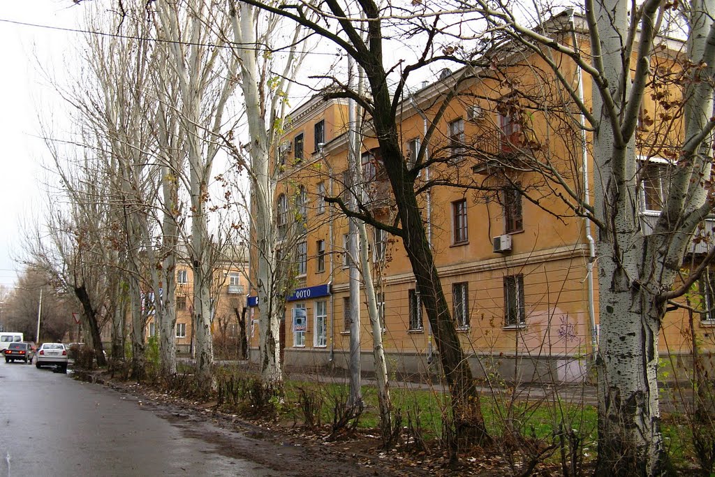 Комсомольская улица. Komsomolskaya street. by Pavel Mashchenko