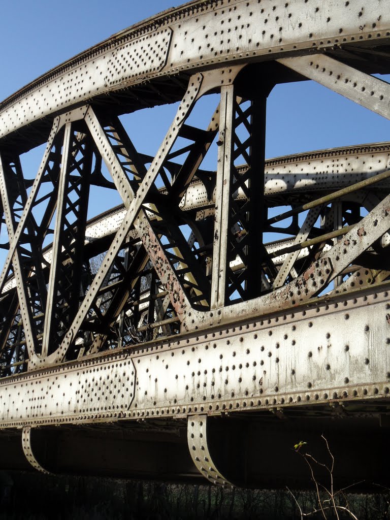 Bridge over the Thames by MHCharlton