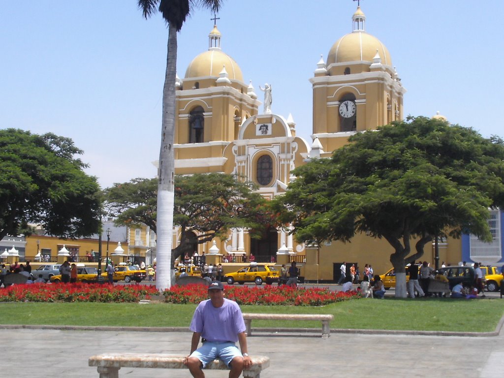 PLAZA DE ARMAS (MARIO) by LUANSA