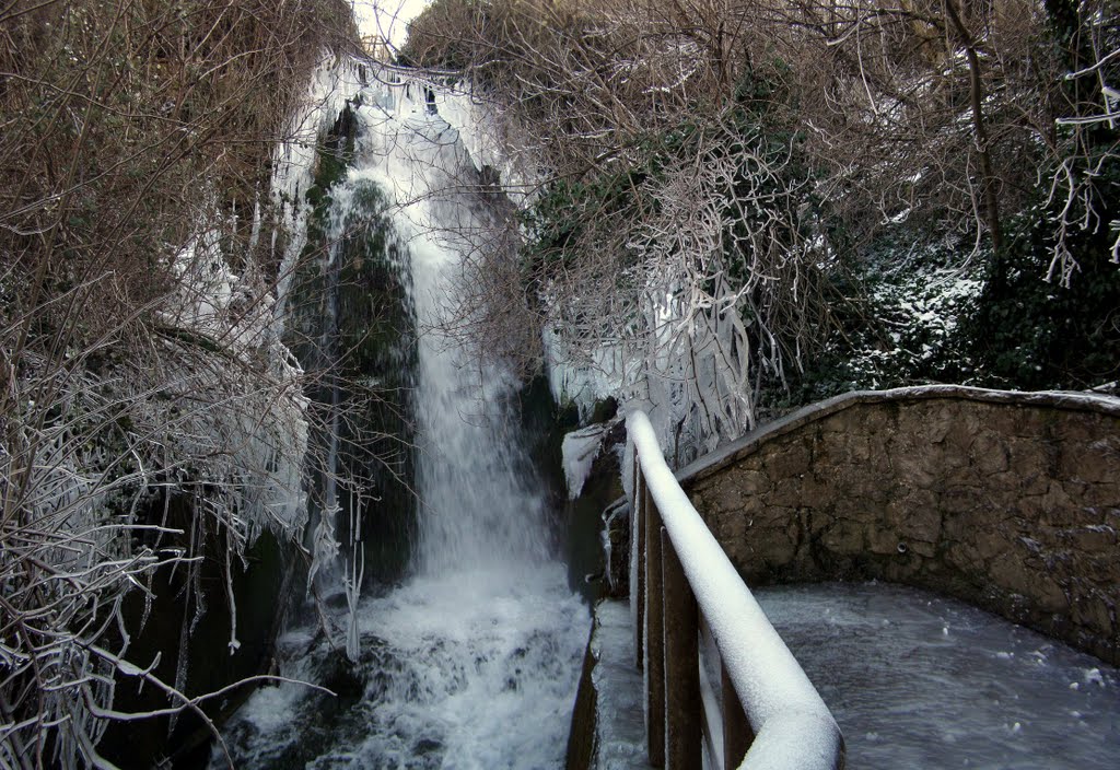 Ο καταρράκτης της Αγόριανης. Waterfalls in Agoriani! by Kostas Mavrakis