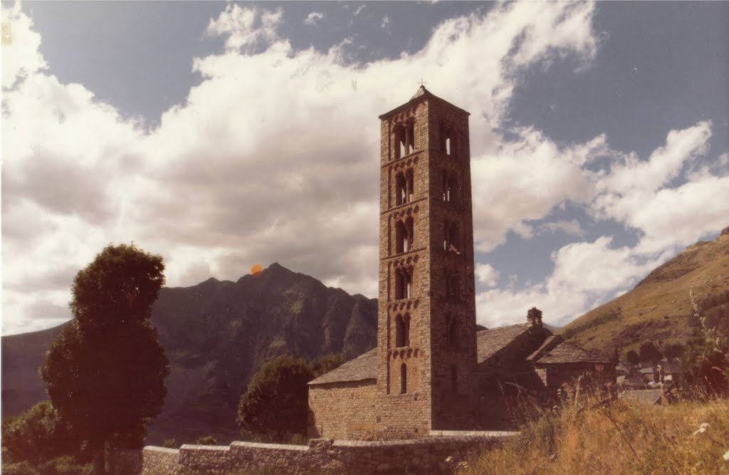 SAN CLEMENTE DE TAÜLL by Antonio Modroño Ferrin