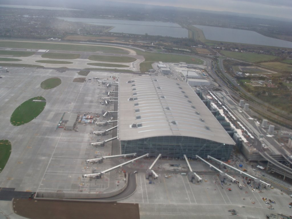 Terminal 5, Heatherow Airport,London by ssathiya